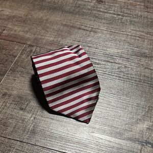 Elegant Burgundy and White Striped Men's Tie